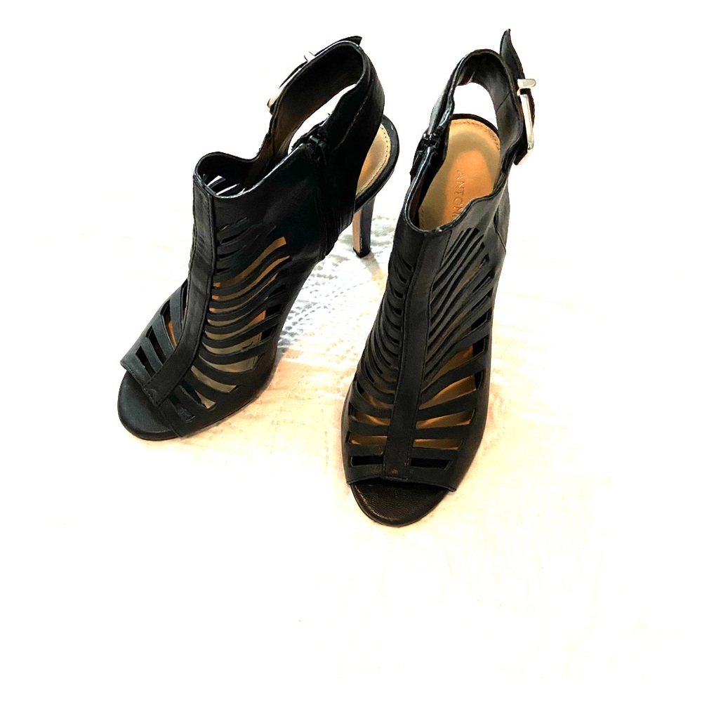 Antonio Melani Alina Black ankle booties